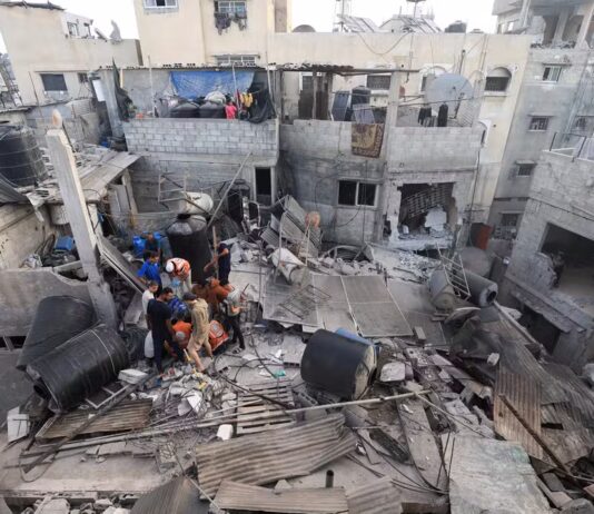 Israel anuncia retomada do cessar-fogo em Gaza após matar mais de 100 em bombardeios