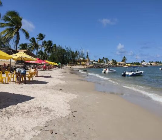 Governo de Sergipe firma acordo com MPF para regularização da ocupação da Praia do Saco