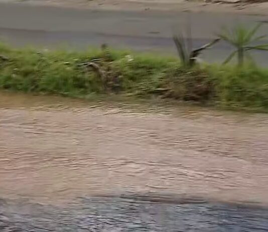 Vazamento de água causa transtornos na Zona Norte de Aracaju