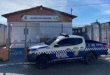 Homem é preso suspeito de agredir cachorro com facão na Barra dos Coqueiros